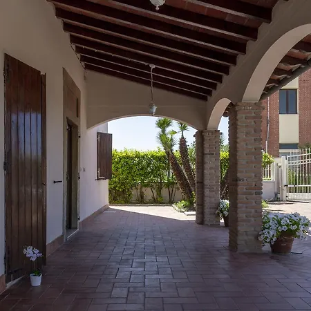 Flori's Oda ve Kahvaltı Viareggio